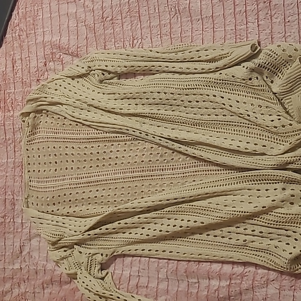 AVAILABLE WITH BUNDLE ONLY! Cream crochet cardigan